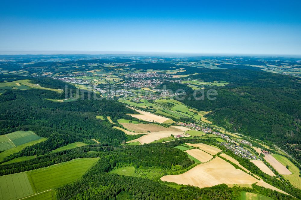 Luftaufnahme Thal - Ortschaft Thal am Fluss Emmer in Bad Pyrmont im Bundesland Niedersachsen, Deutschland